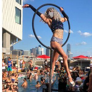 Meet your Posher, Monica